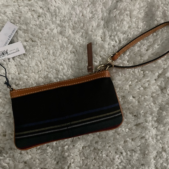 NWT Black Striped Dooney and Bourke Large Zip Wristlet - Picture 6 of 9